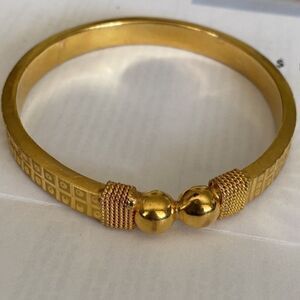18K Gold Solid Bangle Bracelet 23.43gm